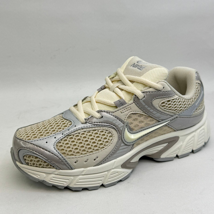 کتونی : نایکی زوم وومرو ۵ Nike Zoom Vomero 5 محصول : ویتنام