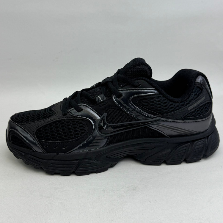 کتونی : نایکی زوم وومرو ۵ Nike Zoom Vomero 5 محصول : ویتنام