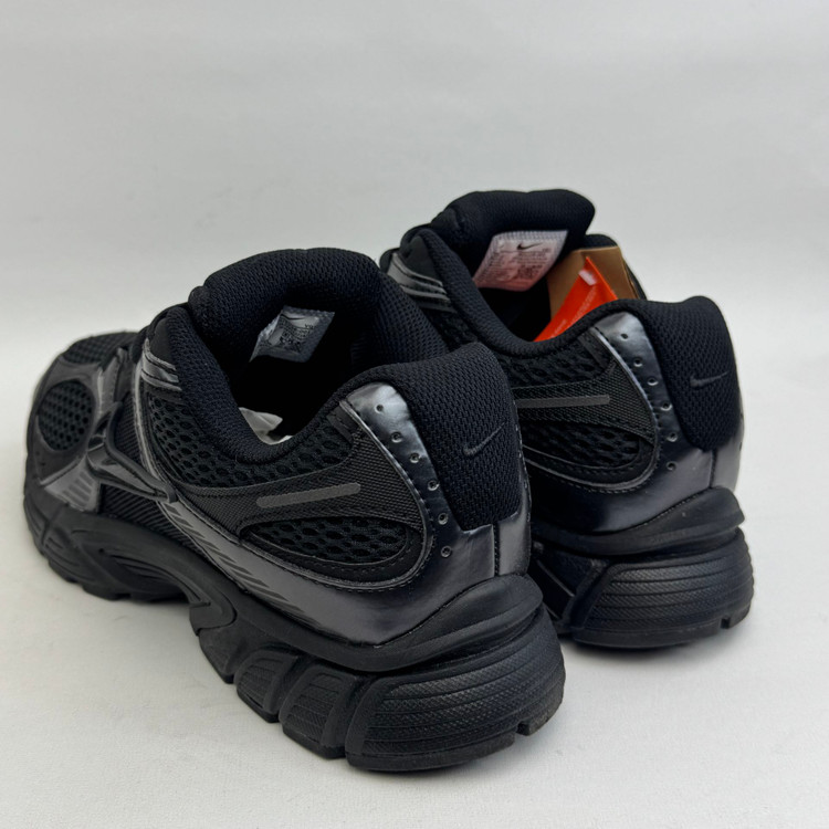 کتونی : نایکی زوم وومرو ۵ Nike Zoom Vomero 5 محصول : ویتنام