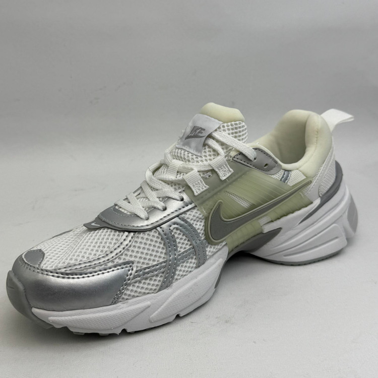 کتونی نایک : "نایک ویتوکی ران" "Nike V2K Run" محصول :ویتنام