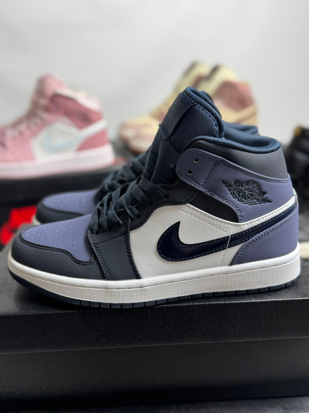 کتونی نایک ایر جردن ۱ مید «ابسیدین سندد پرپل» : Nike Air Jordan 1 Mid 'Obsidian Sanded Purple' محصول ویتنام