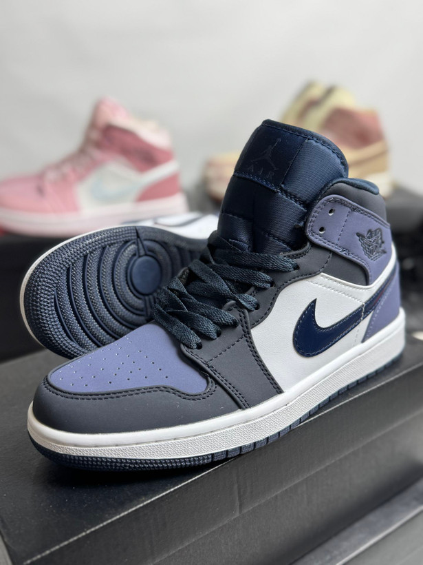 کتونی نایک ایر جردن ۱ مید «ابسیدین سندد پرپل» : Nike Air Jordan 1 Mid 'Obsidian Sanded Purple' محصول ویتنام