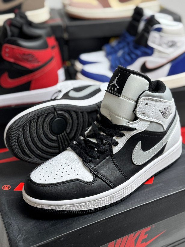 کتونی ایر جردن ۱ مید «وایت شادو» Air Jordan 1 Mid "White Shadow