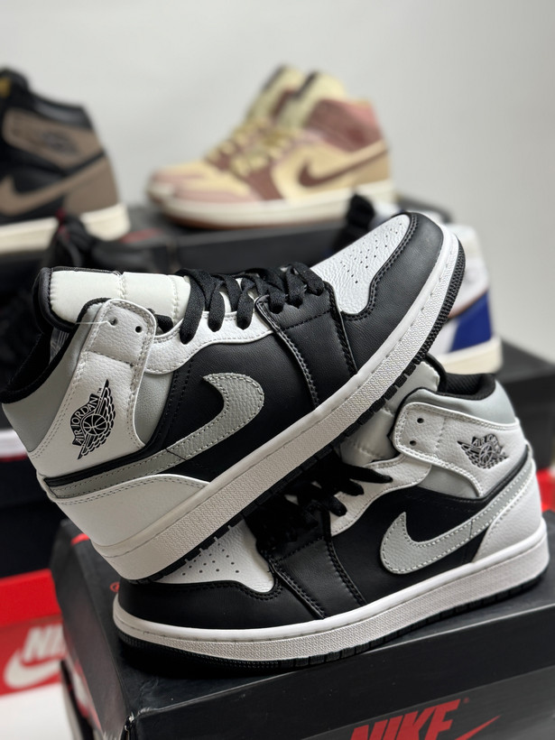 کتونی ایر جردن ۱ مید «وایت شادو» Air Jordan 1 Mid "White Shadow
